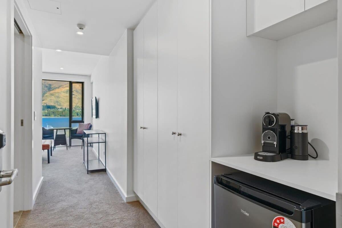 Lake View Studio Apartment Уанака Екстериор снимка